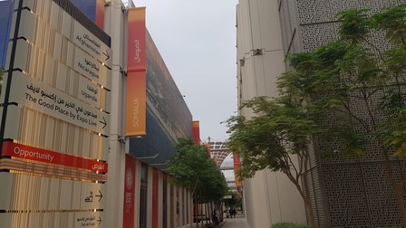200.000 de muncitori au lucrat la construcția expoziției