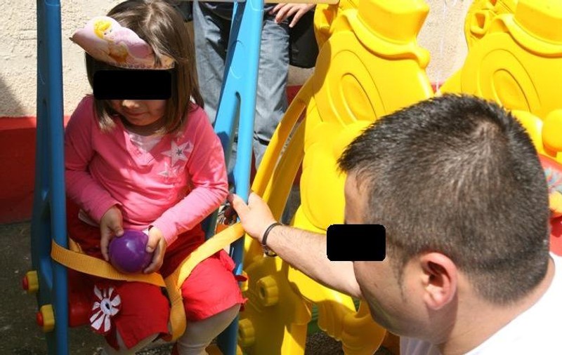 O fetiţă a murit după ce i s-a făcut rău într-un centru comercial