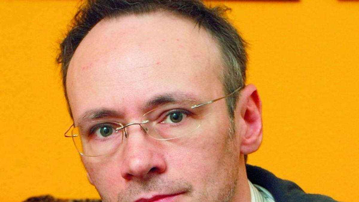 Cum arată Mihai Albu după implatul de păr