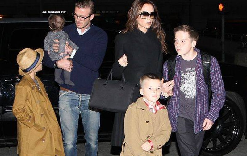 Soţii Beckham îşi scot la vânzare bijuteria! Află cât vor pe "Beckingham Palace"