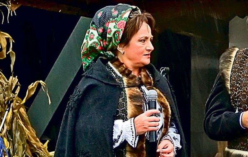 Laura Lavric, exclusă din Ansamblul Ciprian Porumbescu, pe motiv că e pensionară
