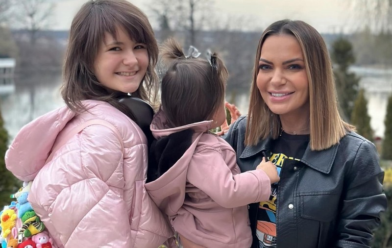 Cu ce se ocupă Andreea Antonescu în America. Artista s-a mutat împreună cu cele două fetițe: „Trăim în prezent și pentru noi”