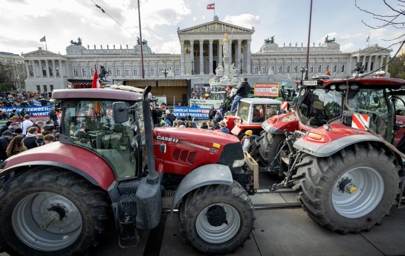 300 de tractoare au invadat Viena într-un protest rar al fermierilor austrieci, împotriva politicilor UE