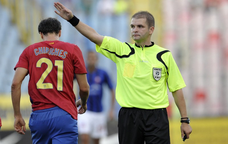 Steliştii s-au văitat, iar CCA le-a dat un arbitru de casă la meciul cu FC Botoşani. "Tot Piteştiul ştie despre el că este fan înfocat al Stelei"