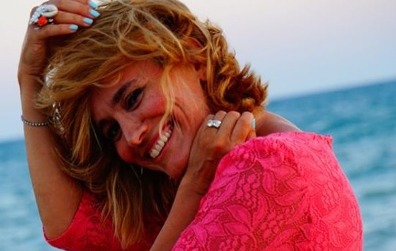 FOTO | Andreea Esca, în costum de baie. Știrista arată incredibil la 45 de ani