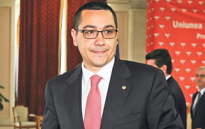 Victor Ponta ŢINE PARTEA celor de la INTERNE: "Cât timp o sa fiu membru al Guvernului o să vă apăr" 