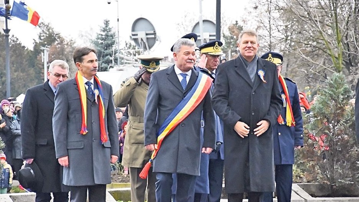 Fifor, despre invitarea șefilor Parlamentului, Dragnea și Tăriceanu, la parada de 1 decembrie