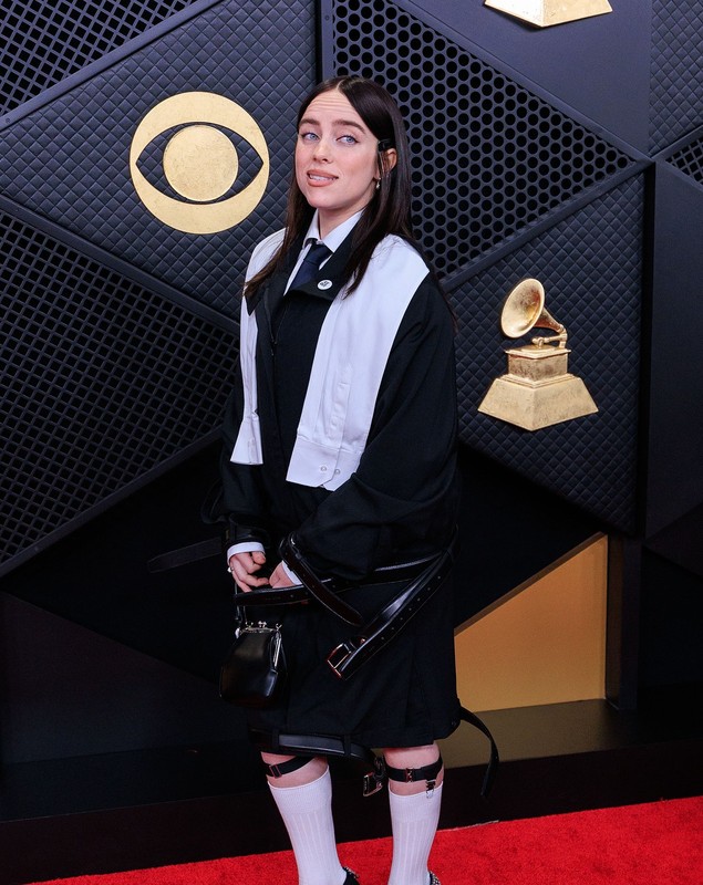 Cele mai neinspirate ținute de la Premiile Grammy 2026. Rochia din latex și foarte mulată a lui Heidi Klum a părut lipsită de rafinament