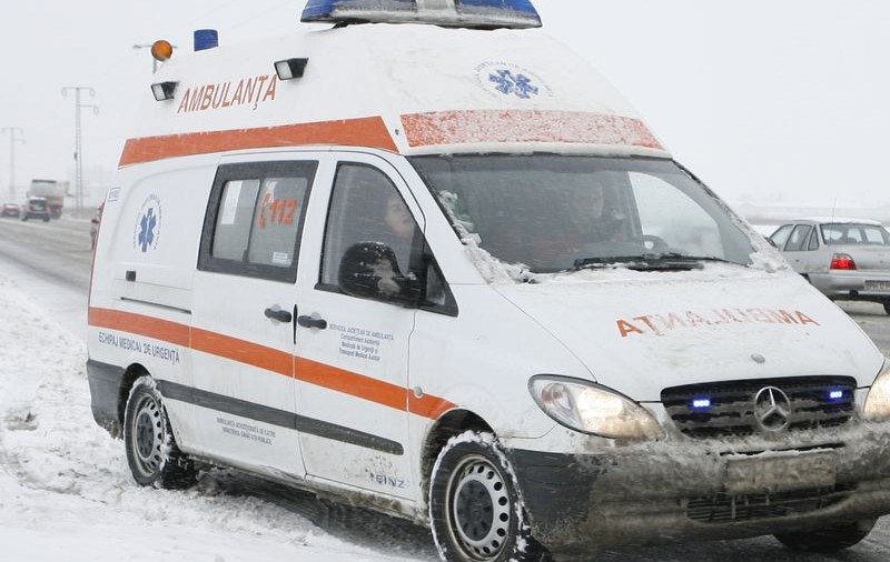 Un vasluian a murit în timp ce încerca să ajungă cu sania la ambulanţa înzăpezită 