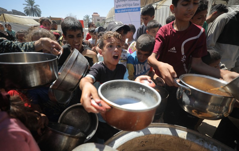 Ajutoarele pentru Gaza alimentează piața neagră a bunurilor de primă necesitate