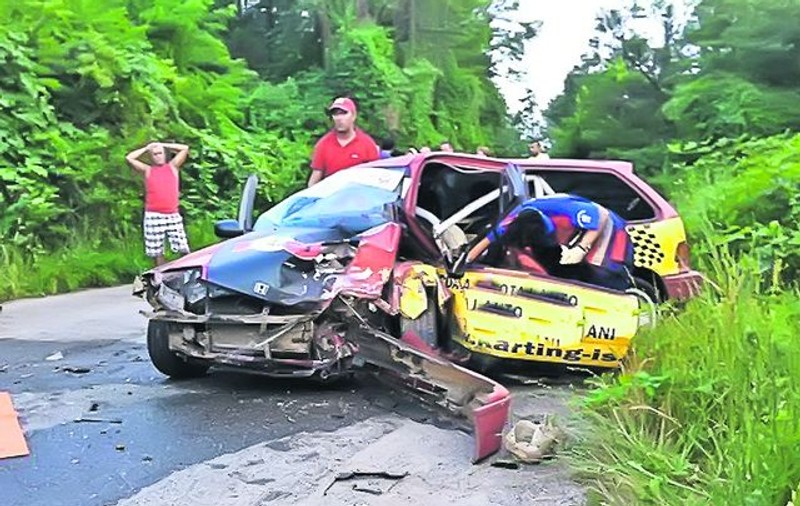 O femeie-pilot şi-a pierdut viaţa într-un teribil accident / Tragedie la raliul Hunedoarei
