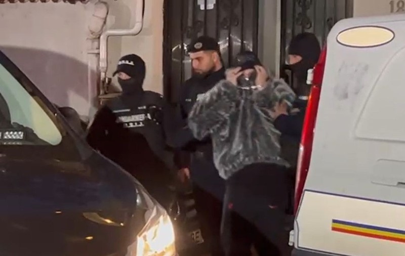 Tudor Duma a fost reținut. Casa dealerului lui Vlad Pascu, luată cu asalt de jandarmi, după ce un tânăr de 20 de ani a murit în condiții suspecte | VIDEO