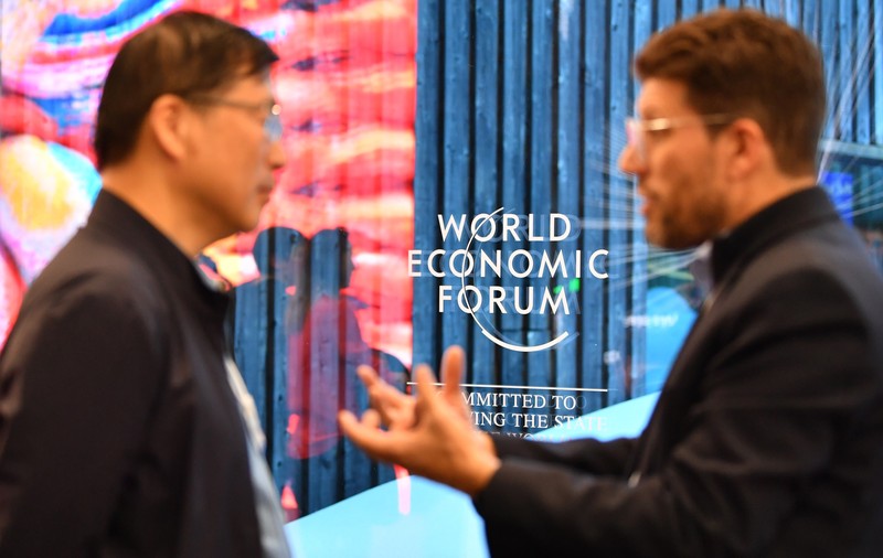 Forumul Economic de la Davos: Economia globală va încetini în 2024, disensiunile geopolitice sporesc incertitudinea. Rolul inteligenței artificiale
