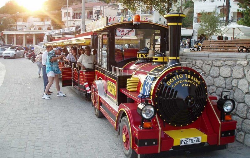 Cu trenuleţul din Parga spre Castelului Ali Pasa