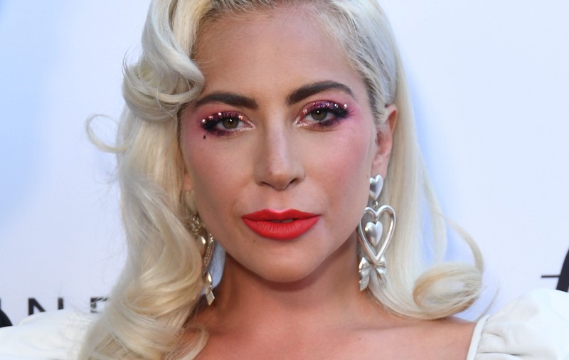 Lady Gaga și-a uimit fanii pe Instagram! Le-a arătat picioarele neepilate de patru zile