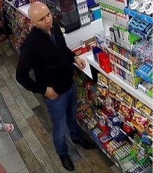 Gheorghe Nica, într-o captură de pe o cameră de supraveghere, fotografie făcută publică de Poliția Essex