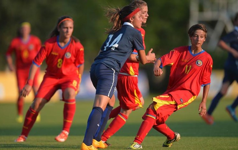 Joma sau voma? Incredibil! Priviți cum arată echipamentul naționalei! ^Junioarele din selecţionata U 17 a României au jucat în cârpe de bogdaproste amicalul cu Franţa