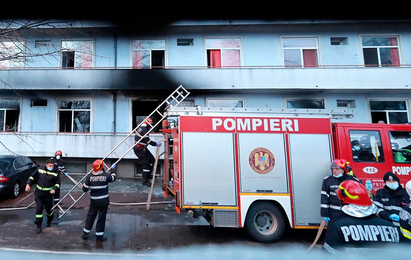 În România au murit de peste 4 ori mai mulţi oameni în două incendii decât au murit în Anglia în 4.720 de incendii