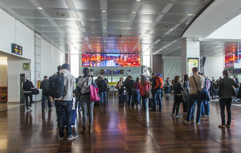 Europa a schimbat regulile de călătorie în 2025: controale mai stricte, taxe turistice și sancțiuni noi