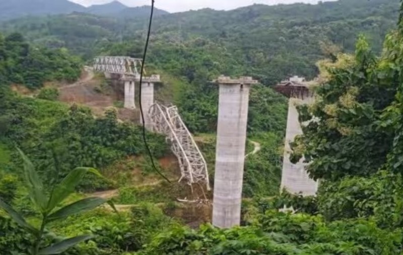 Un pod feroviar în construcție s-a prăbușit în India. Cel puțin 17 muncitori și-au pierdut viața