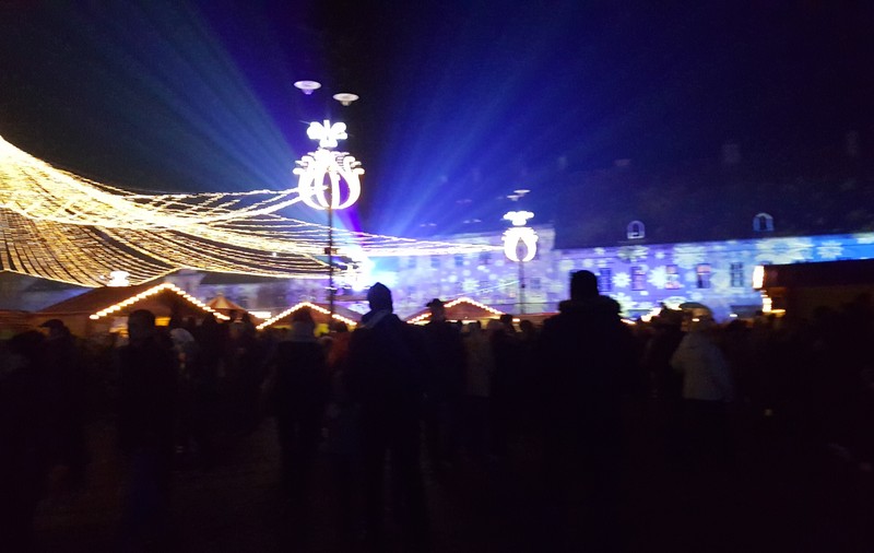 Peste 10.000 de oameni au fost prezenți la deschiderea Târgului de Crăciun din Sibiu | GALERIE FOTO