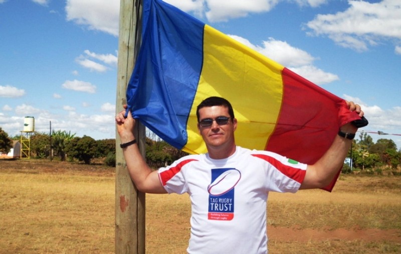 Nicu Ungureanu (46 de ani) i-a învăţat să joace tag rugby pe copiii din Zambia. ”Îmi spuneau boss şi zâmbeau mereu”