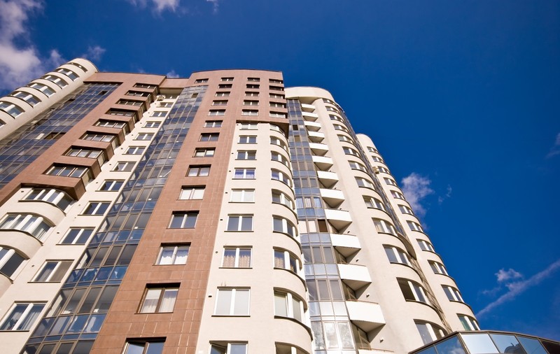 EXCLUSIV | Specialiștii în imobiliare te învață ce să verifici când îți cumperi o locuință: Prețul mic la casă poate  ascunde o mare țeapă