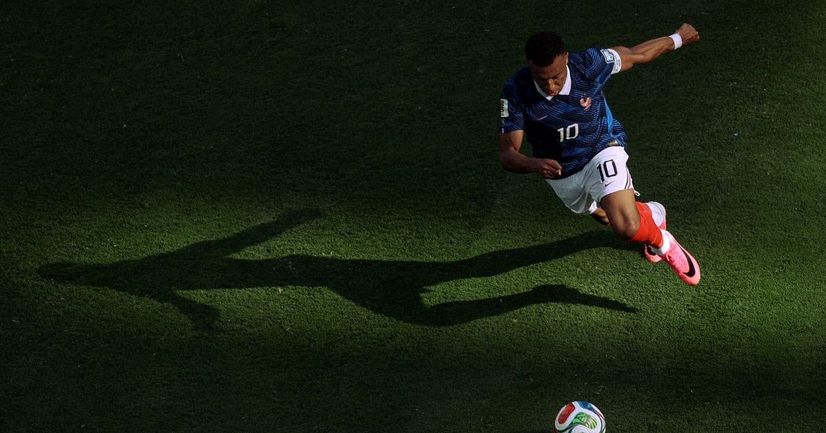EAST RUTHERFORD, NEW JERSEY - JUNE 30: (EDITOR'S NOTE: Tonal effects have been applied to this image) Kylian Mbappe #10 of France during the FIFA World Cup 2026 Round Of 32 match between France and Sweden at New York New Jersey Stadium on June 30, 2026 in East Rutherford, New Jersey. (Photo by Justin Setterfield/Getty Images)