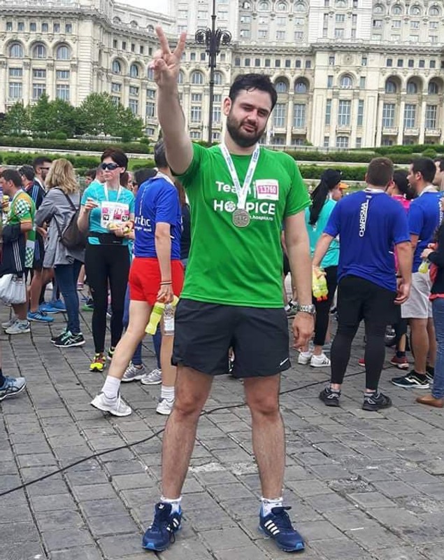 VIDEO / Sezonul și maratonul. Bogdan Nicolai, scenaristul de la Vocea României, aleargă ca să fie un om mai bun