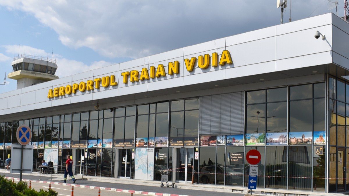 Intrarea în Aeroportul Traian Vuia din Timișoara