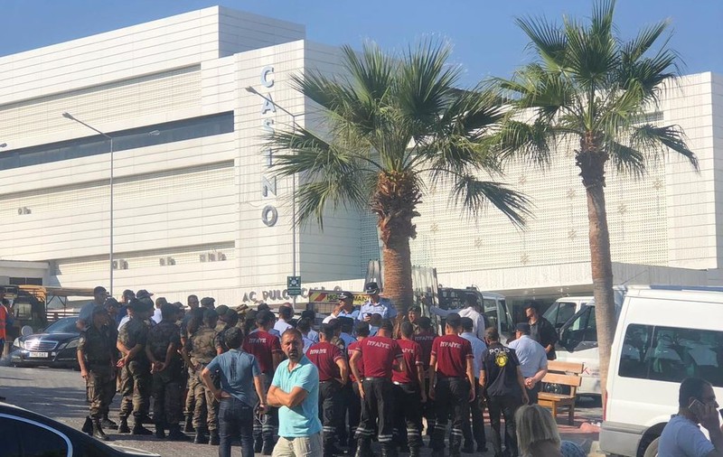 Vacanță de coșmar pentru o familie de români, în Cipru. Hotelul în care erau cazați a fost afectat de o explozie la un depozit de muniție al Armatei Turciei