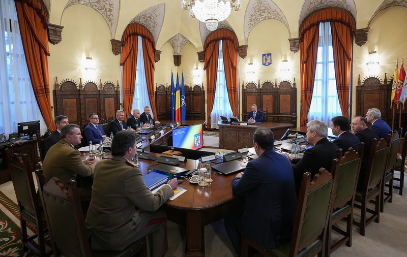 Deși suntem o țară medie, România se comportă ca o putere mică. De ce?