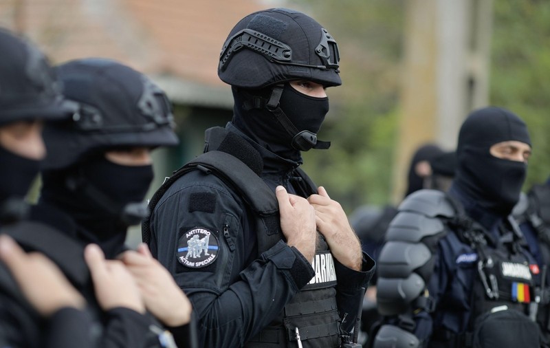 Percheziții de amploare în București și în alte șase județe, în cadrul operațiunii „Ghost Guns”. Sunt vizați membri ai Clanului Sportivilor și Gheorghe Mustață | Surse