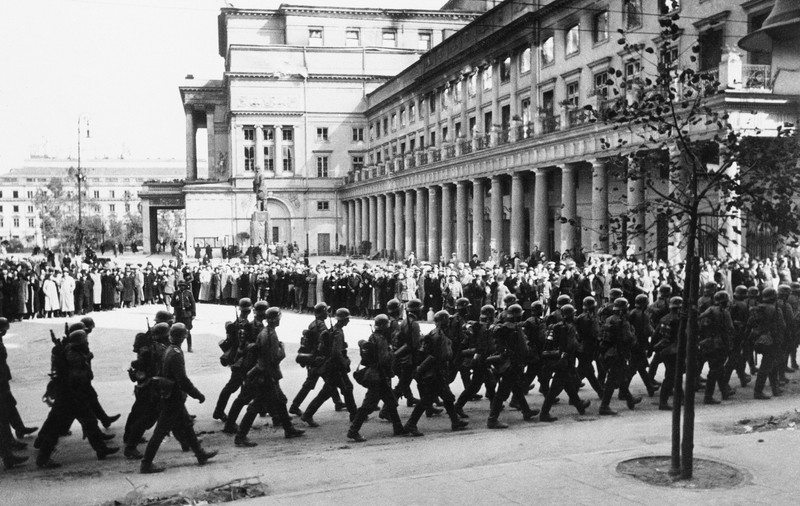 Polonia îi cere Germaniei peste 1 trilion de dolari despăgubiri pentru ocupația din Al Doilea Război Mondial