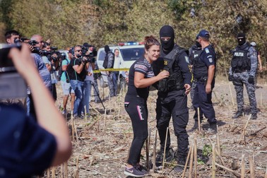 Mama Luizei Melencu, la reconstituirea în care Dincă a povestit și a arătat cum a ucis-o pe Luiza