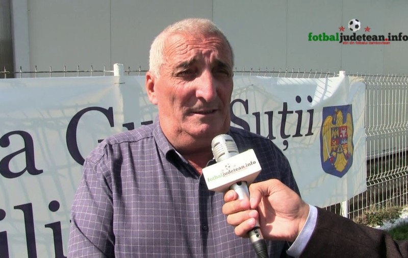 Portretul primarului din Gura Șuții. Constantin Dinu, mai preocupat de fotbal și de arbitraje decât de comună. De trei ani, ”Becali de Dâmbovița” încearcă să promoveze echipa Recolta în Liga 3. A făcut chiar și plângeri penale!