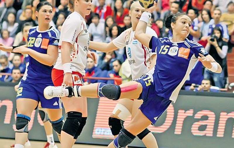 Fetele de la Oltchim, bătute-măr de Buducnost: 24-34