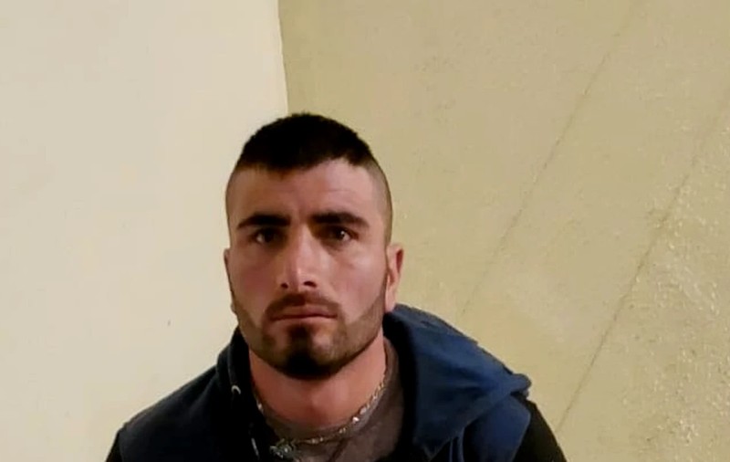 „M-au tăvălit pe jos, mi-au dat cu pumnii în gură”. Mărturia bărbatului confundat cu criminalii de la Sibiu, reținut și eliberat după o zi