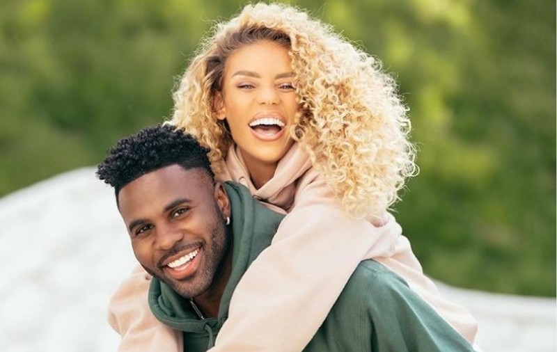 Jason Derulo și fotomodelul Jena Frumes s-au despărțit. În urmă cu patru luni au devenit părinții unui băiețel