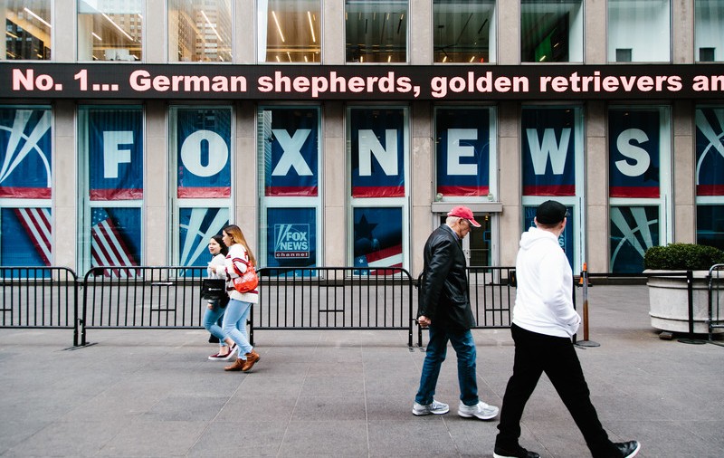 O vedetă a postului Fox News, concediată pentru comportament sexual inadecvat