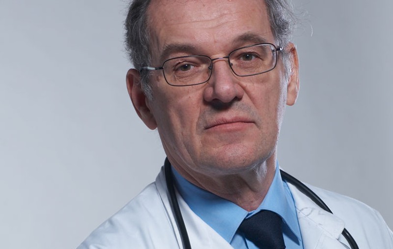 Doctorii riscă pușcăria dacă primesc «atenții»