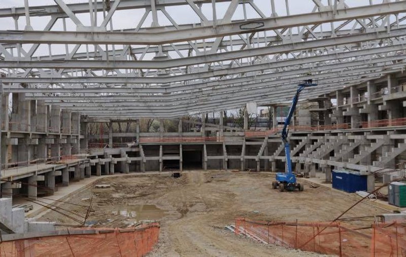 Închis în 2012, patinoarul Mihai Flamaropol din București are cel mai lent ritm de construcție: 35% în 7 ani! Primăria a vrut să rezilieze contractul!