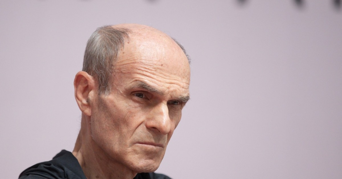 Cristian Tudor Popescu este gazetar din 1990. Foto: Shutterstock