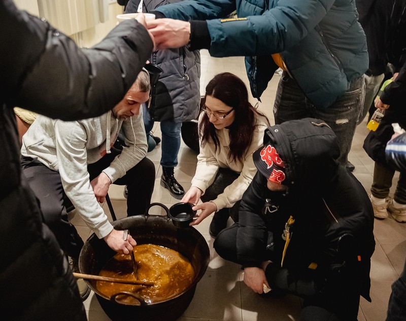 Cum protestează studenții sârbi prin marș și de ce strigă numele Laurei Kovesi