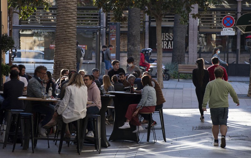 Soluția găsită de unii francezi să meargă la restaurante fără certificatul COVID: trec granița în Belgia