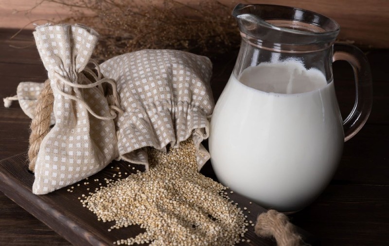 Lapte de quinoa - ce beneficii are și cum se face laptele de quinoa acasă