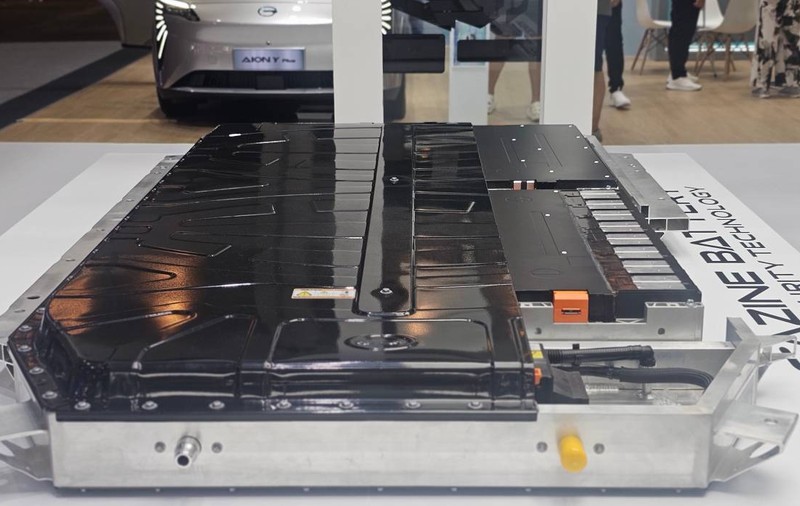 O nouă baterie aluminiu-ion promite milioane de kilometri parcurși. Secretul noii tehnologii
