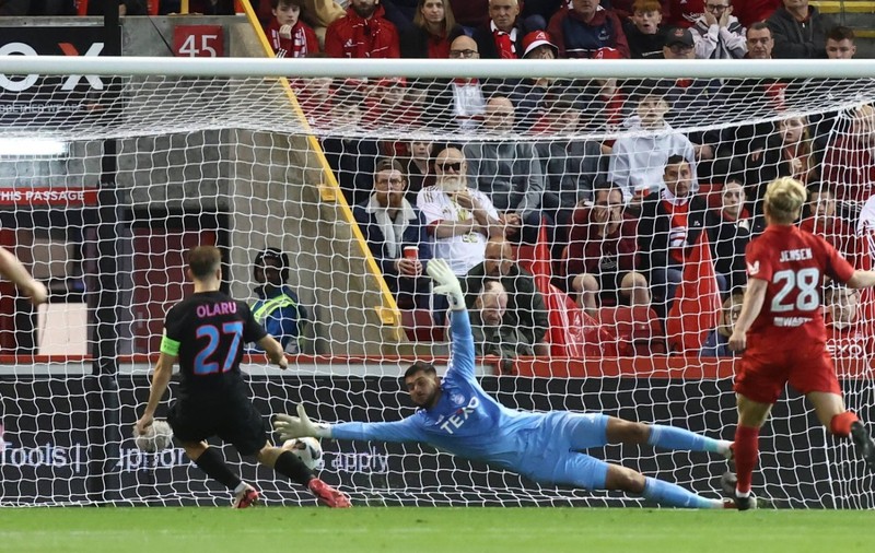 FCSB, egalată de Aberdeen în prelungiri în play-off-ul Europa League, după ce a jucat în inferioritate. Calificarea se decide la București