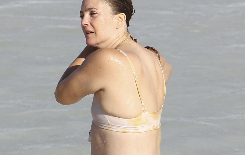 Drew Barrymore a pierdut lupta cu kilogramele. Actrița a devenit de nerecunoscut