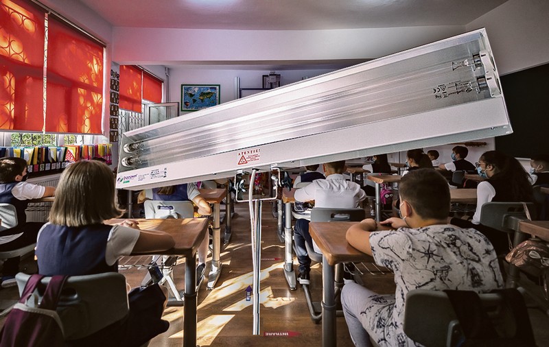 Colegiul Gh. Lazăr, amendat pentru lampa UV uitată în timpul orelor. Șeful DSP București: “E ca și cum ai privi un fascicul de laser. Sigur vei avea vederea afectată”
